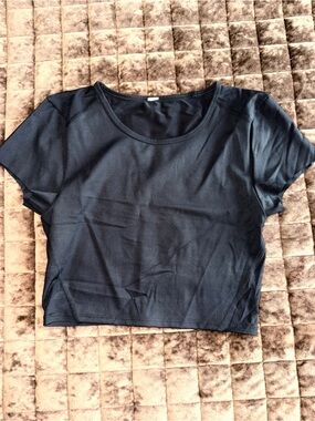 NWOT aerie Black Short Sleeve Crop Top